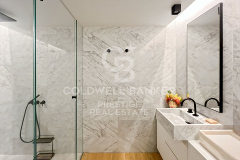 Apartamento de 2 dormitorios en venta en Barcelona, Cataluña, Spain № 5465 - foto 28