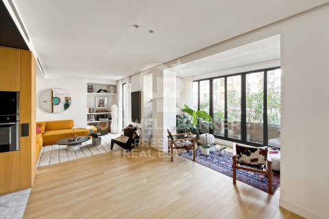 Apartamento de 2 dormitorios en venta en Barcelona, Cataluña, Spain № 5465 - foto 4
