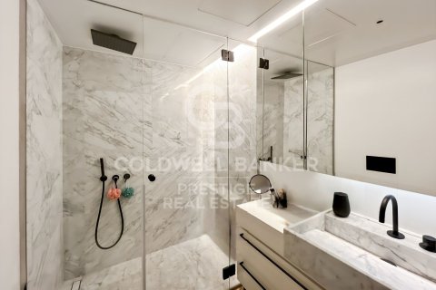 Apartamento de 2 dormitorios en venta en Barcelona, Cataluña, Spain № 5465 - foto 20