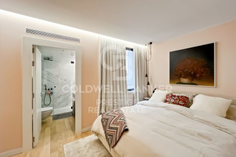 Apartamento de 2 dormitorios en venta en Barcelona, Cataluña, Spain № 5465 - foto 19