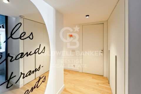 Apartamento de 2 dormitorios en venta en Barcelona, Cataluña, Spain № 5465 - foto 16