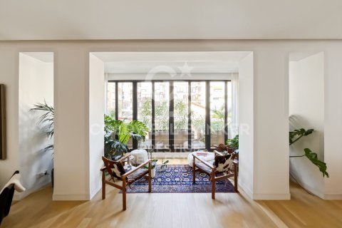 Apartamento de 2 dormitorios en venta en Barcelona, Cataluña, Spain № 5465 - foto 2