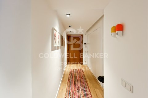 Apartamento de 2 dormitorios en venta en Barcelona, Cataluña, Spain № 5465 - foto 23