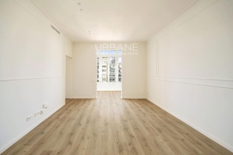 2 bedrooms apartment for sale in Eixample, Barcelona, Catalonia, Spain № 2660 - photo 10