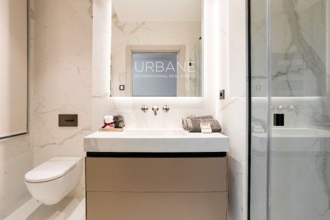 2 bedrooms apartment for sale in Ciutat Vella, Barcelona, Catalonia, Spain № 2659 - photo 24