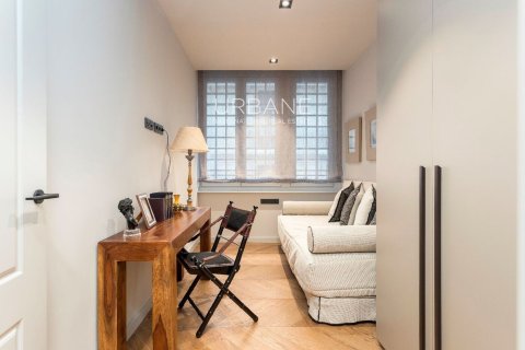 2 bedrooms apartment for sale in Ciutat Vella, Barcelona, Catalonia, Spain № 2659 - photo 16