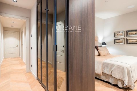 2 bedrooms apartment for sale in Ciutat Vella, Barcelona, Catalonia, Spain № 2659 - photo 19