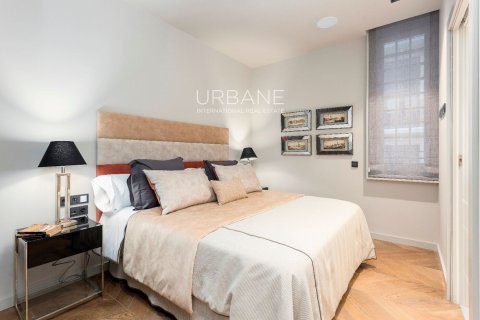 2 bedrooms apartment for sale in Ciutat Vella, Barcelona, Catalonia, Spain № 2659 - photo 20