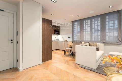 2 bedrooms apartment for sale in Ciutat Vella, Barcelona, Catalonia, Spain № 2659 - photo 3