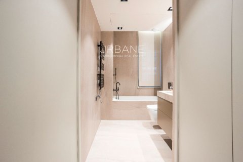 2 bedrooms apartment for sale in Ciutat Vella, Barcelona, Catalonia, Spain № 2659 - photo 12