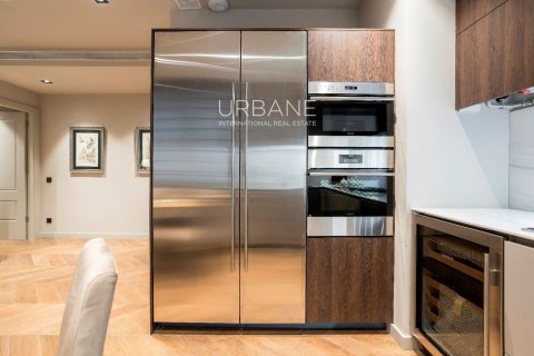 2 bedrooms apartment for sale in Ciutat Vella, Barcelona, Catalonia, Spain № 2659 - photo 7