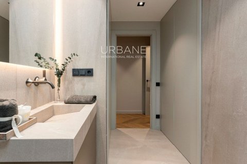 2 bedrooms apartment for sale in Ciutat Vella, Barcelona, Catalonia, Spain № 2659 - photo 14