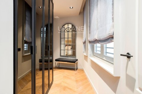 2 bedrooms apartment for sale in Ciutat Vella, Barcelona, Catalonia, Spain № 2659 - photo 18