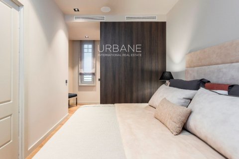 2 bedrooms apartment for sale in Ciutat Vella, Barcelona, Catalonia, Spain № 2659 - photo 21