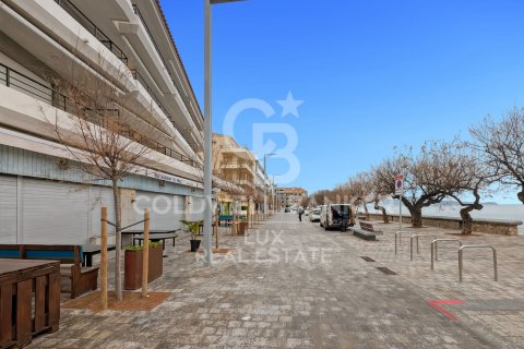 243 m² cafe / restaurant à vendre à L'Escala, Girona, Catalonia, Spain № 5962 - photo 2