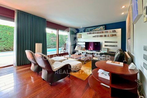 Купить дом в Фигерас, Испания с 4 спальни, 374м², № 5961 - фото 6
