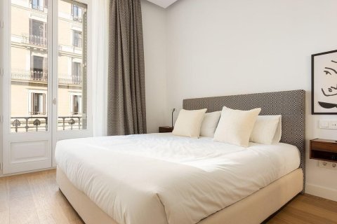 Apartamento de 4 dormitorios en venta en Passeig de Gracia Barcelona, Cataluña, Spain № 3403 - foto 16
