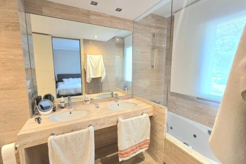 3 bedrooms apartment for sale in Principado De Andorra (Ninguna Poblacion Tiene C.P.), Lleida, Catalonia, Spain № 7755 - photo 17