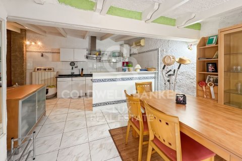 7 bedrooms villa for sale in Empuriabrava, Girona, Catalonia, Spain № 7759 - photo 5