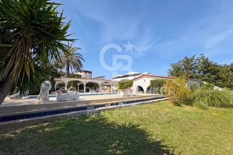 7 bedrooms villa for sale in Empuriabrava, Girona, Catalonia, Spain № 7759 - photo 27