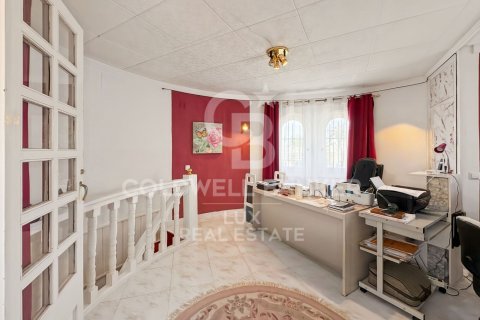 7 bedrooms villa for sale in Empuriabrava, Girona, Catalonia, Spain № 7759 - photo 6