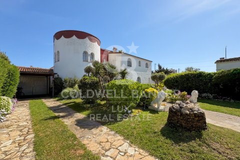 7 bedrooms villa for sale in Empuriabrava, Girona, Catalonia, Spain № 7759 - photo 25