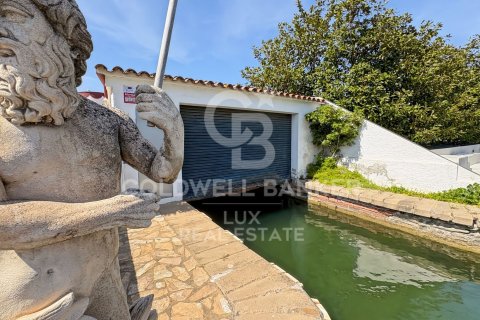 7 bedrooms villa for sale in Empuriabrava, Girona, Catalonia, Spain № 7759 - photo 29