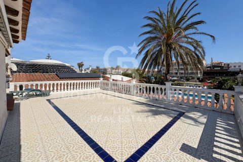 7 bedrooms villa for sale in Empuriabrava, Girona, Catalonia, Spain № 7759 - photo 14