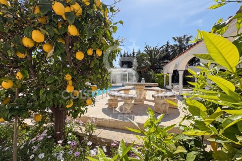 7 bedrooms villa for sale in Empuriabrava, Girona, Catalonia, Spain № 7759 - photo 24