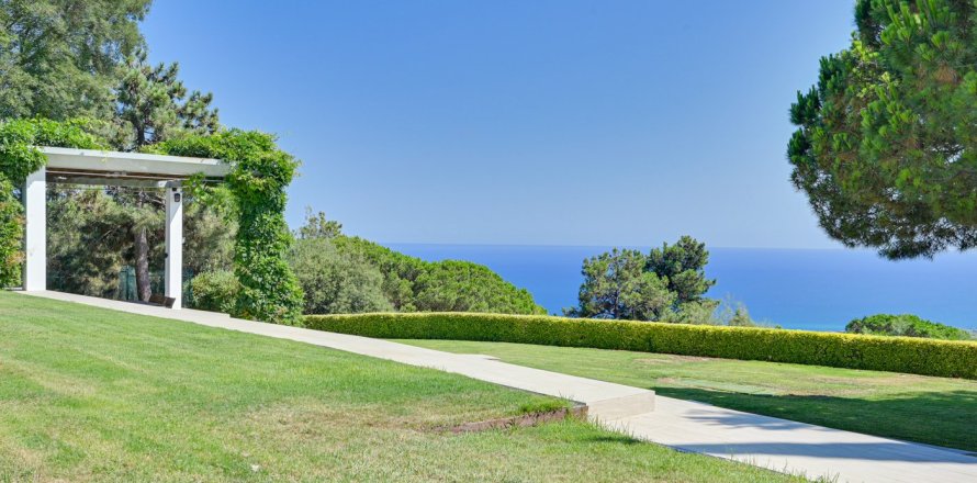 6 bedrooms villa for sale in Sant Andreu de Llavaneres, Barcelona, Catalonia, Spain № 1270