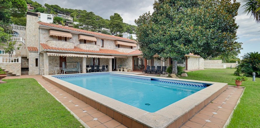 6 bedrooms villa for sale in Blanes, Girona, Catalonia, Spain № 1276