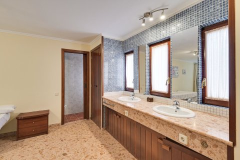 6 bedrooms villa for sale in Blanes, Girona, Catalonia, Spain № 1276 - photo 21