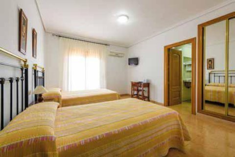 17 bedrooms commercial property for sale in Barcelona, Catalonia, Spain № 1274 - photo 9