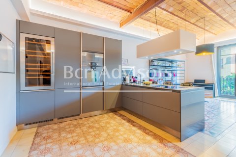 3 bedrooms apartment for sale in Barcelona, Catalonia, Spain № 2899 - photo 11