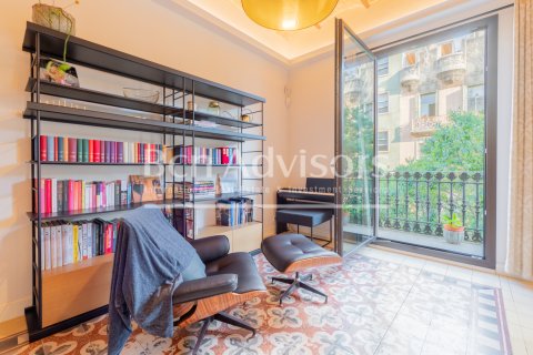 3 bedrooms apartment for sale in Barcelona, Catalonia, Spain № 2899 - photo 5