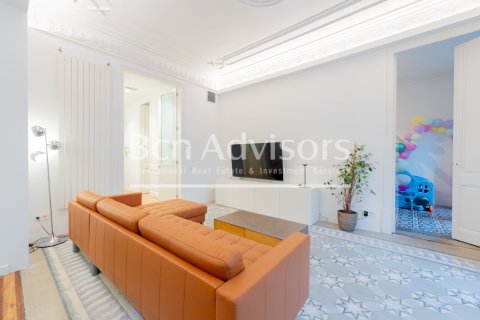 3 bedrooms apartment for sale in Barcelona, Catalonia, Spain № 2900 - photo 15