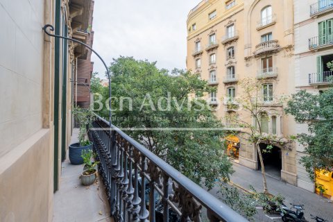 3 bedrooms apartment for sale in Barcelona, Catalonia, Spain № 2900 - photo 3
