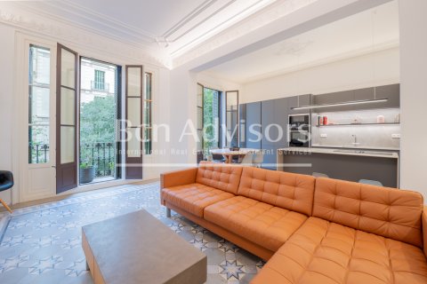 3 bedrooms apartment for sale in Barcelona, Catalonia, Spain № 2900 - photo 2