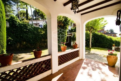 13 bedrooms commercial property for sale in Barcelona, Catalonia, Spain № 947 - photo 7