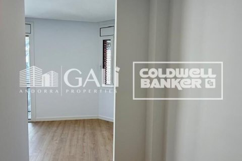 3 bedrooms apartment for rent in Principado De Andorra (Ninguna Poblacion Tiene C.P.), Lleida, Catalonia, Spain № 8007 - photo 23