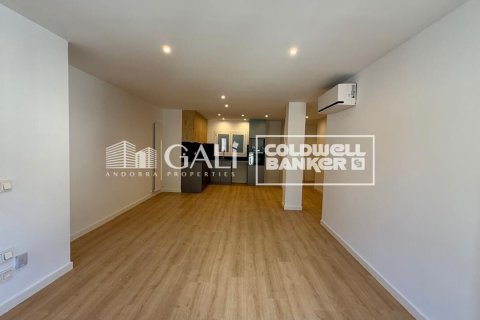 3 bedrooms apartment for rent in Principado De Andorra (Ninguna Poblacion Tiene C.P.), Lleida, Catalonia, Spain № 8007 - photo 7