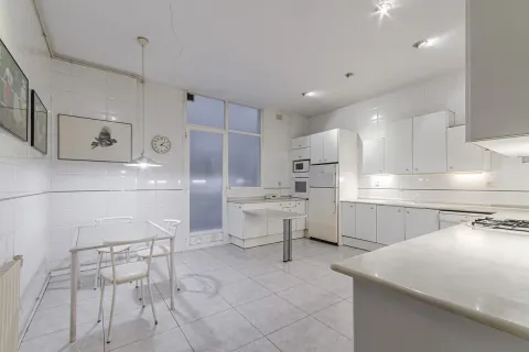 Apartamento de 3 dormitorios en venta en Barcelona, Cataluña, Spain № 1684 - foto 23