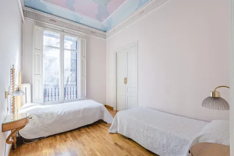Apartamento de 3 dormitorios en venta en Barcelona, Cataluña, Spain № 1684 - foto 14