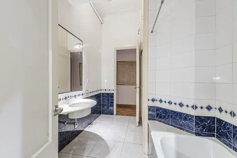 Apartamento de 3 dormitorios en venta en Barcelona, Cataluña, Spain № 1684 - foto 19