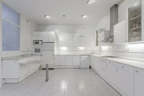 Apartamento de 3 dormitorios en venta en Barcelona, Cataluña, Spain № 1684 - foto 21