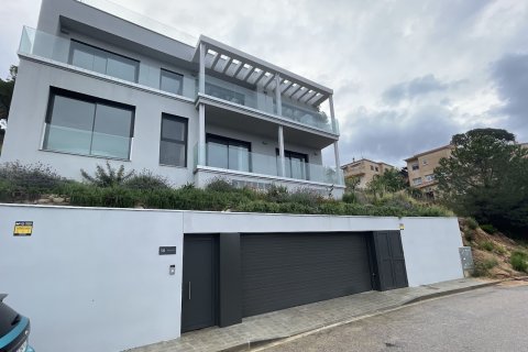 4 bedrooms house for sale in Lloret de Mar, Girona, Catalonia, Spain № 1683 - photo 2
