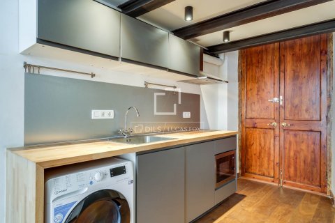 Apartamento de 7 dormitorios en venta en Barcelona, Cataluña, Spain № 8588 - foto 7
