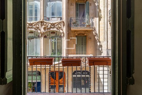Apartamento de 7 dormitorios en venta en Barcelona, Cataluña, Spain № 8588 - foto 4