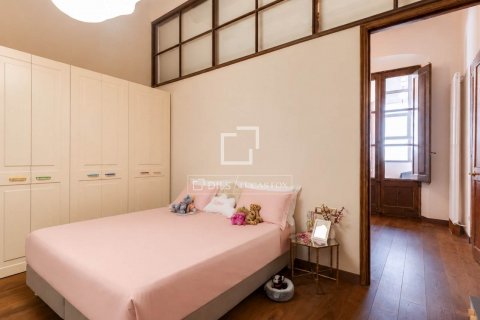 Apartamento de 7 dormitorios en venta en Barcelona, Cataluña, Spain № 8588 - foto 29