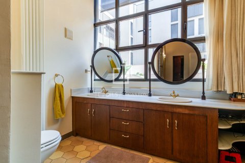 Apartamento de 7 dormitorios en venta en Barcelona, Cataluña, Spain № 8588 - foto 20